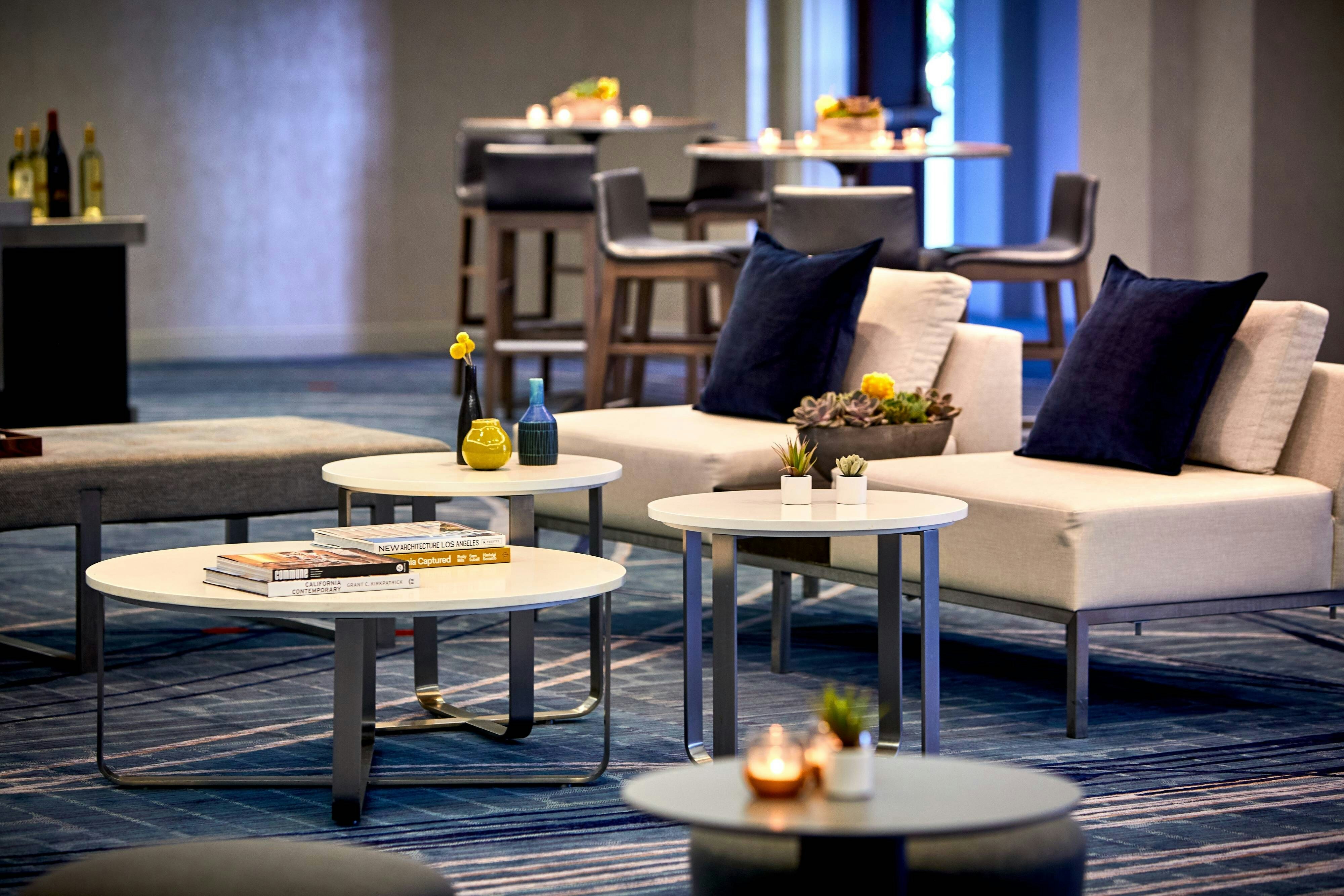 Marriott Los Angeles Airport 60/77