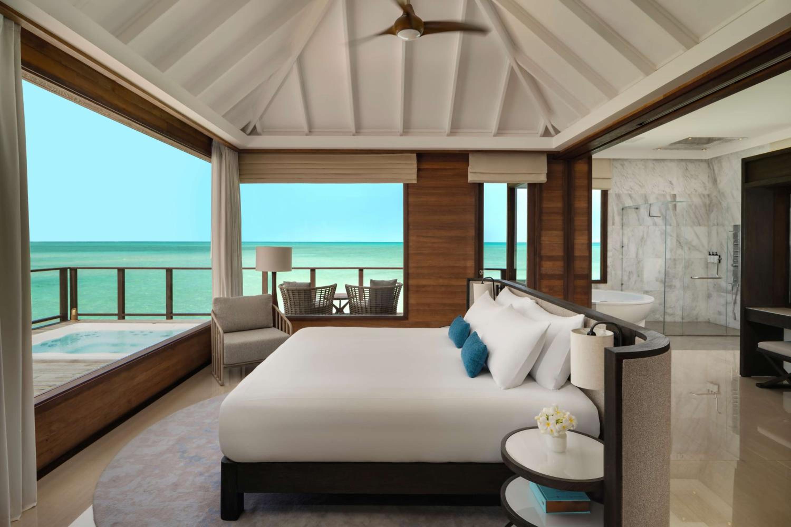 2 Bedrooms, Ocean, Pavilion, with Pool