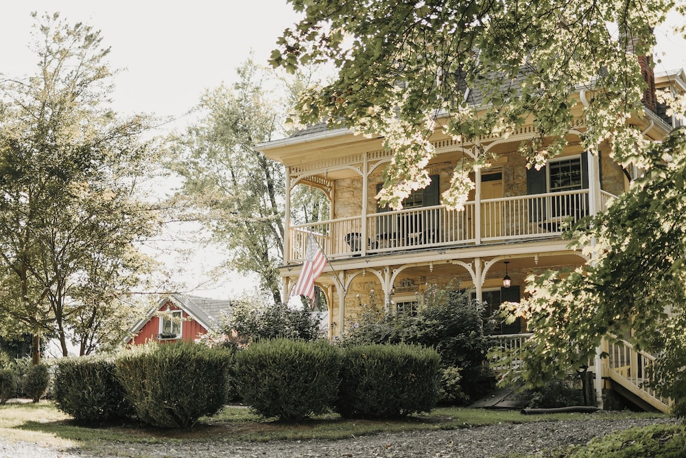 Fallen Tree Farm Bed & Breakfast 4/50