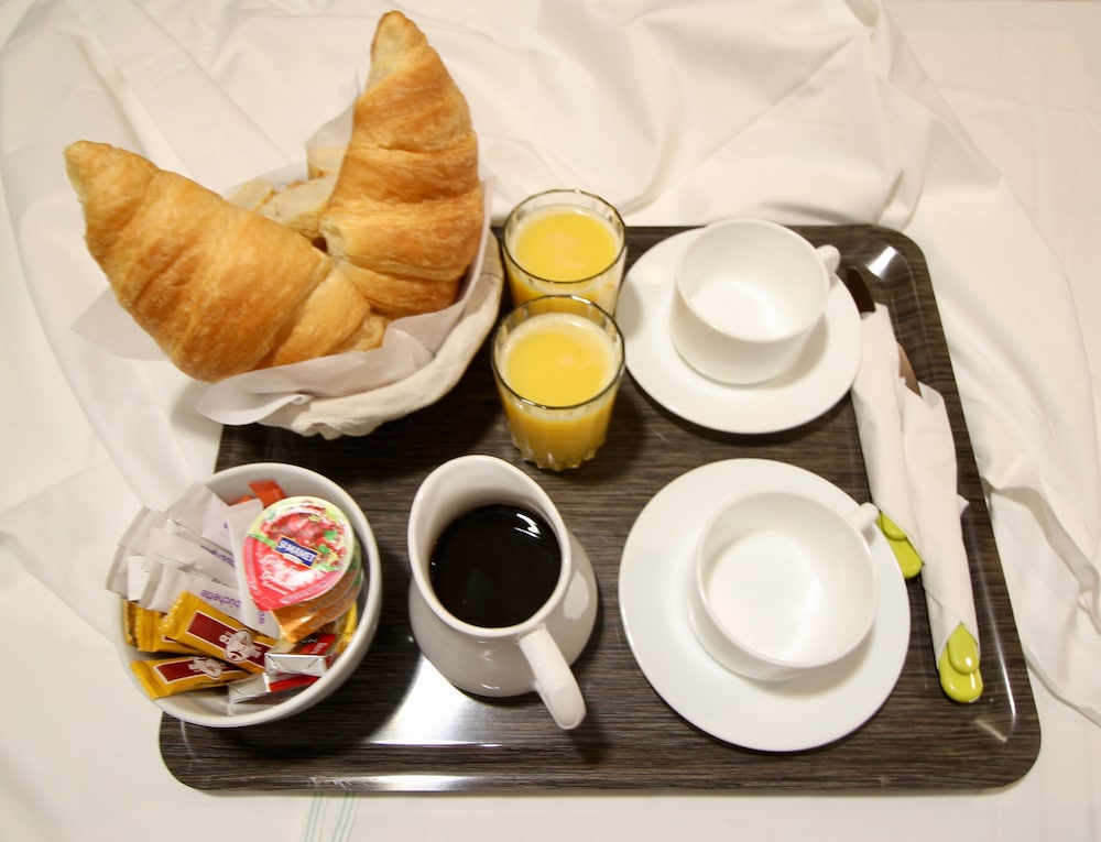 Hotel des Pyrenees 33/50