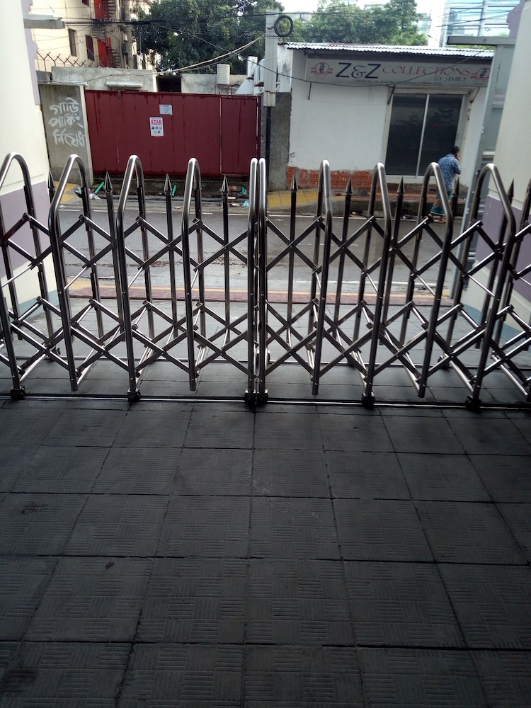 HOTEL LAKE VIEW PLAZA 6/50