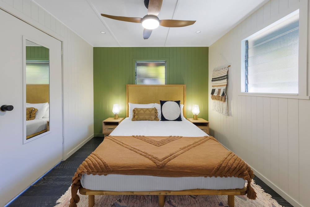 Selina Magnetic Island 7/50