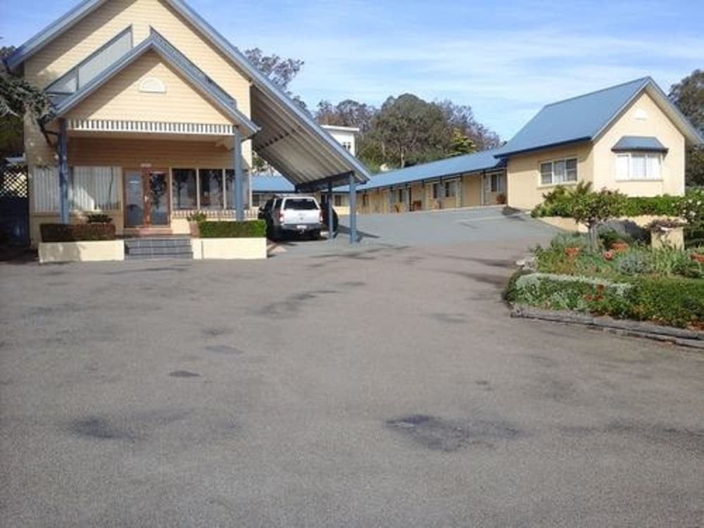 Willows Motel 34/42