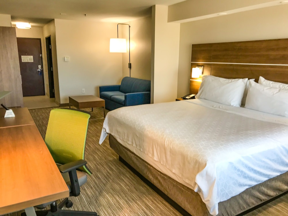 Holiday Inn Express Hotel And Suites Lubbock West 19/57