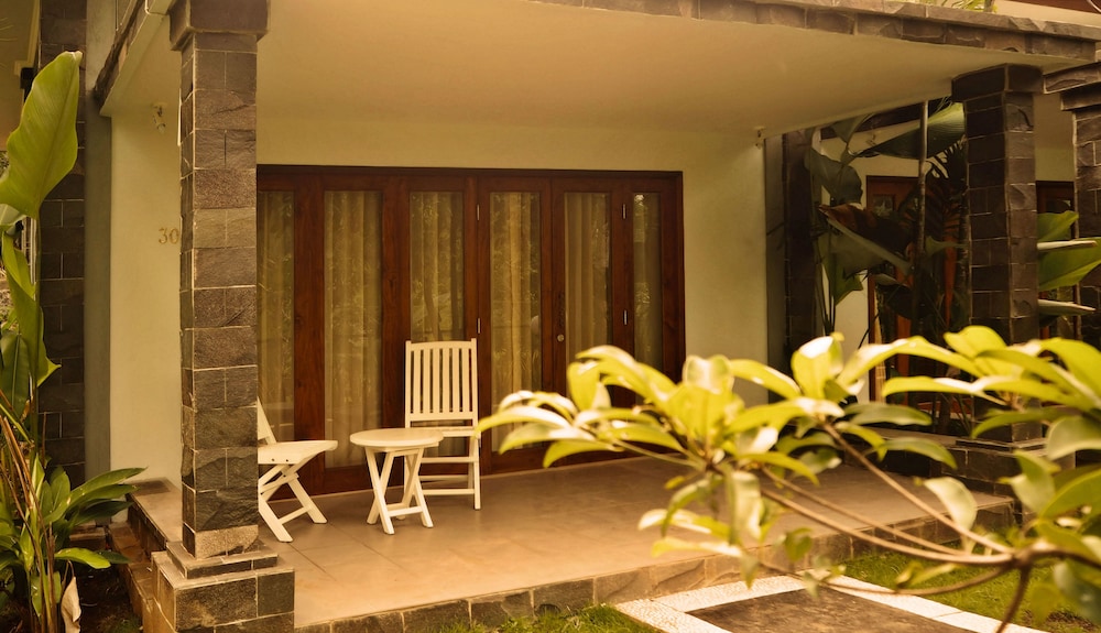 The Gecho Inn Country 41/50