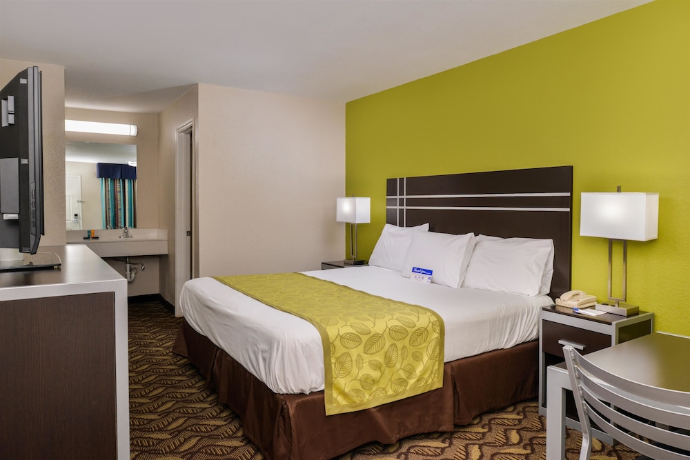 Americas Best Value Inn Pasadena Houston 13/20
