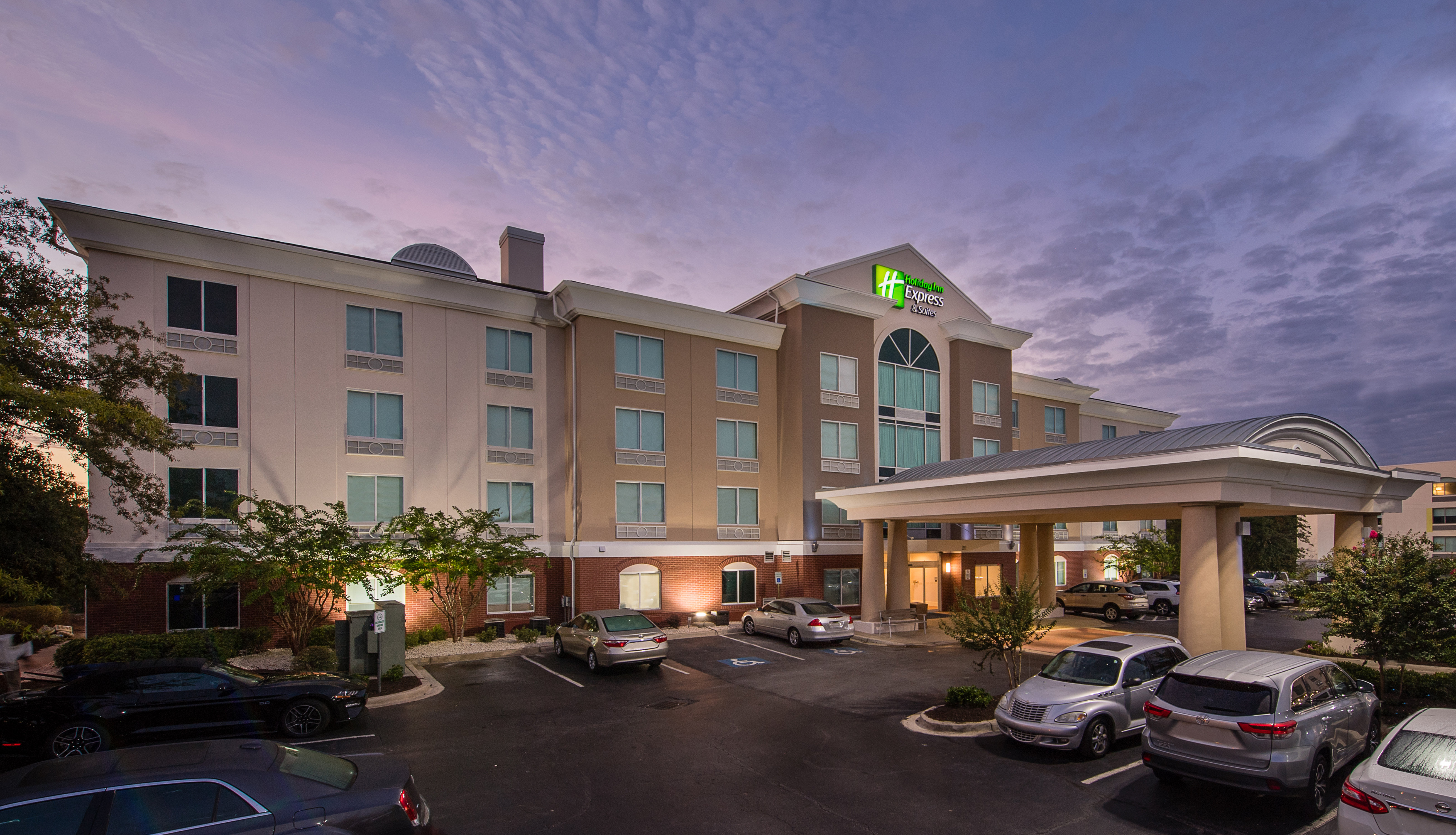 Holiday Inn Express & Suites Columbia-I-26 @ Harbison Blvd 63/63