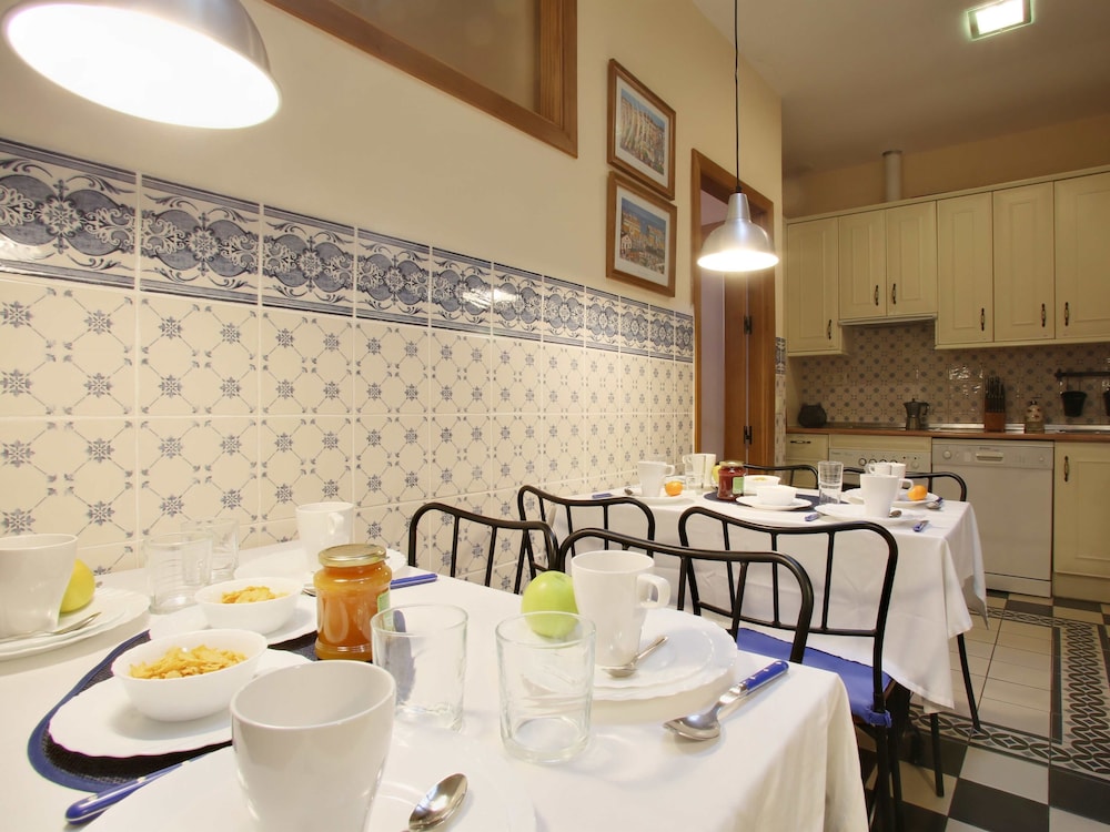 Malaga Lodge Guesthouse 43/51