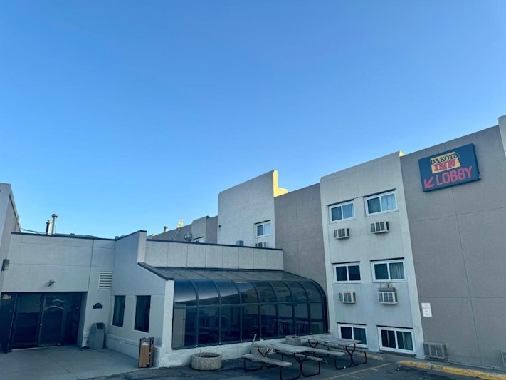 Dakota Inn Minot 2/34