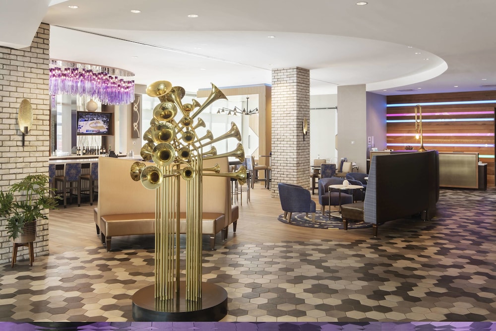 Springhill Suites New Orleans Downtown Canal Street 36/52