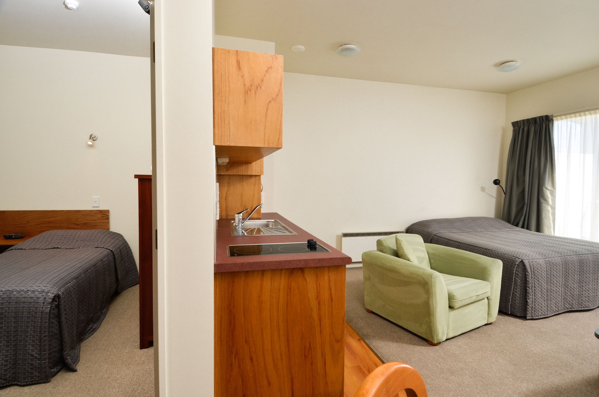 1 BEDROOM, DELUXE