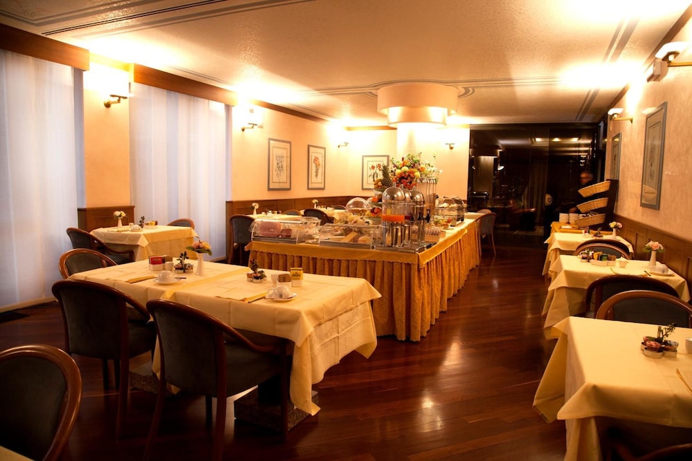 Hotel Crivis 38/51