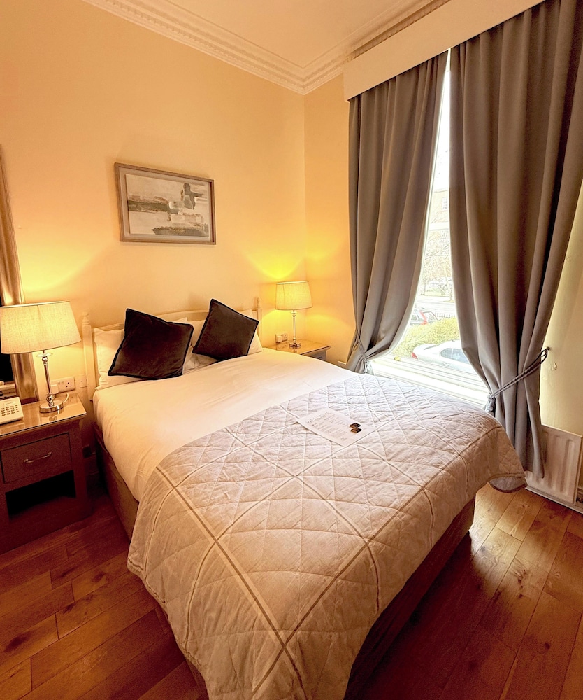 Room, Double Bed