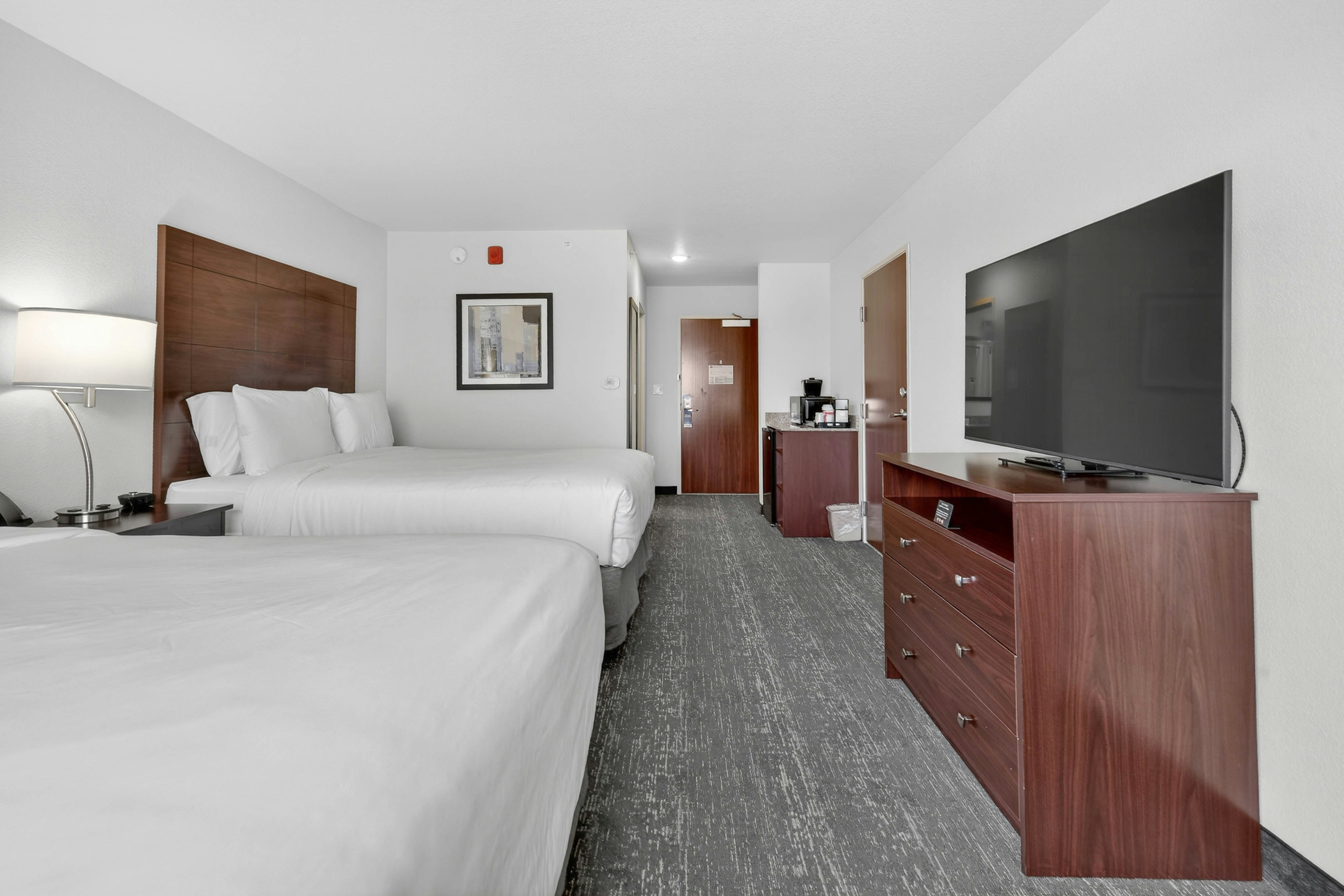 Cobblestone Hotel & Suites - Eaton, OH 6/50