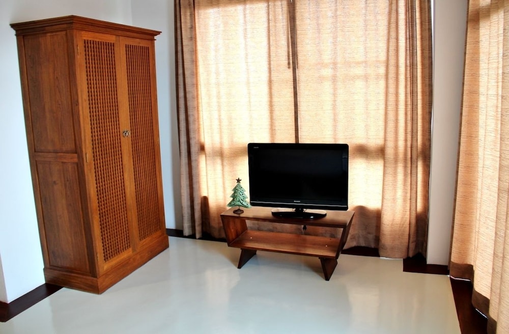 The Meet Green Apartment 25/66