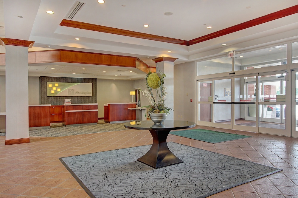 Holiday Inn University Plaza-Bowling Green 36/71