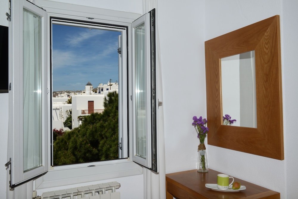 Elena Hotel 25/65