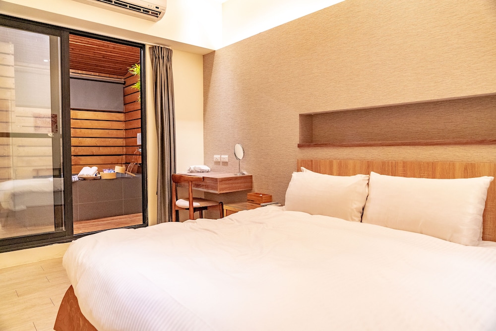 Traveller-Inn Zhongzheng Library 5/60