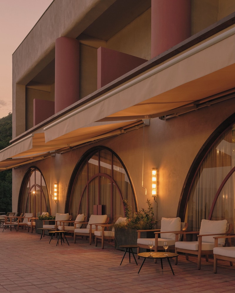 Pabellon Hotel 42/48