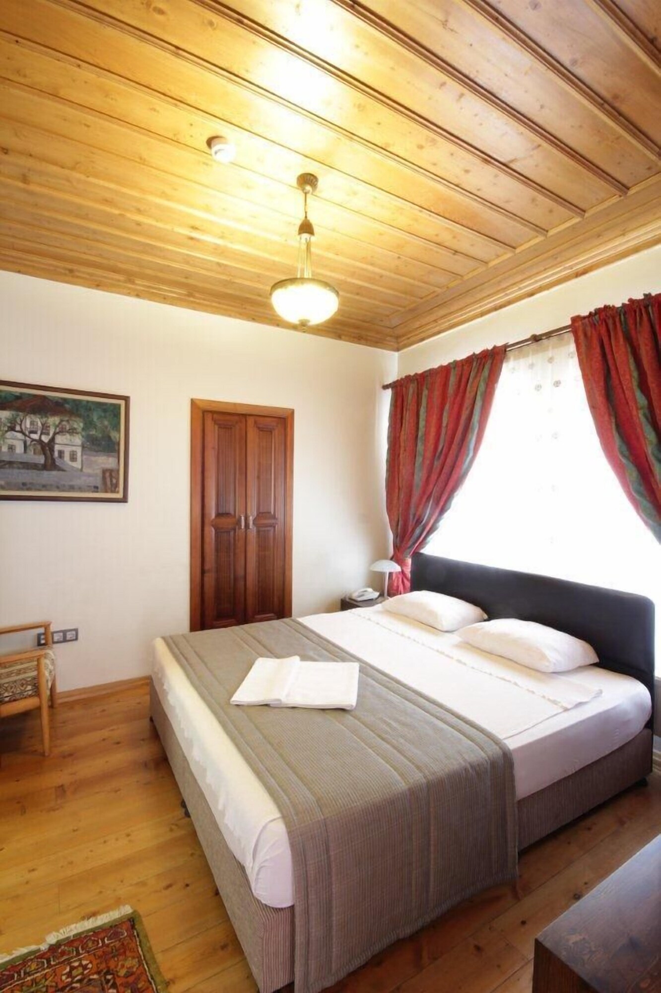 STANDARD, DOUBLE OR TWIN BED