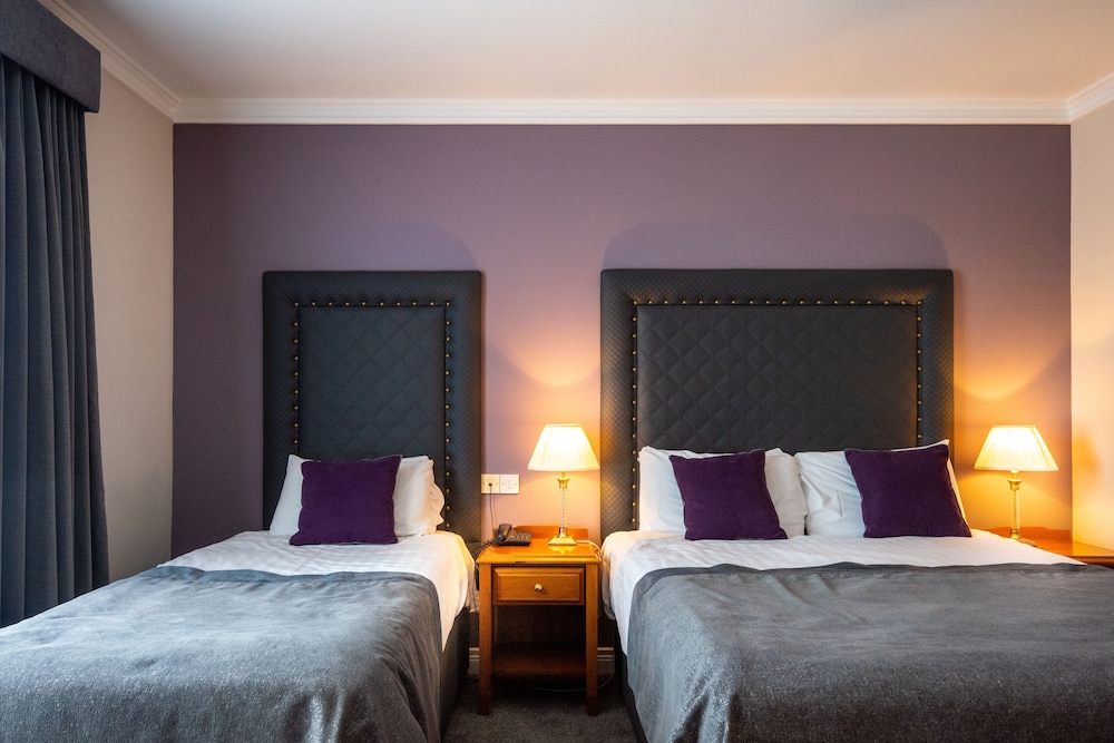 Inishowen Gateway Hotel 11/69
