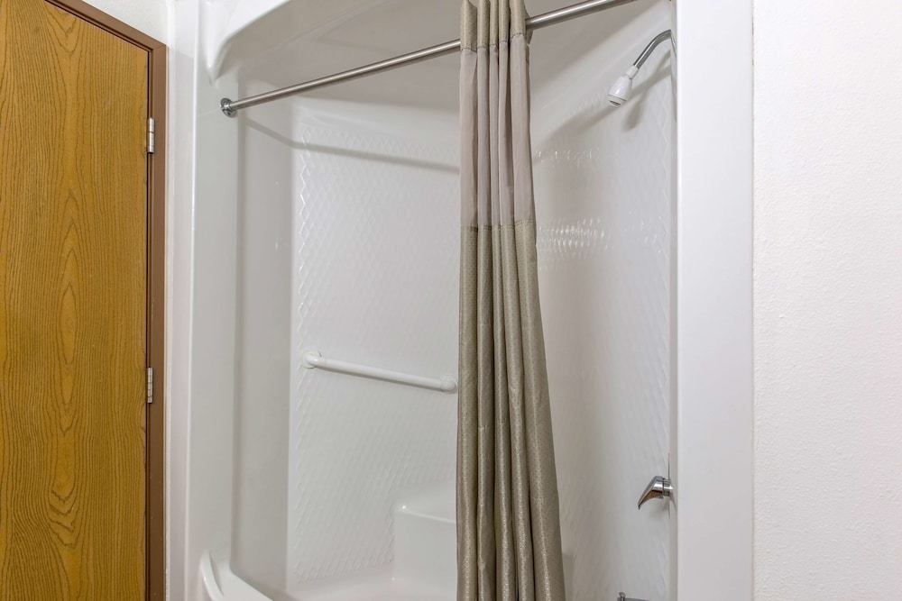 Motel6 Baraboo, WI - Lake Delton 33/49