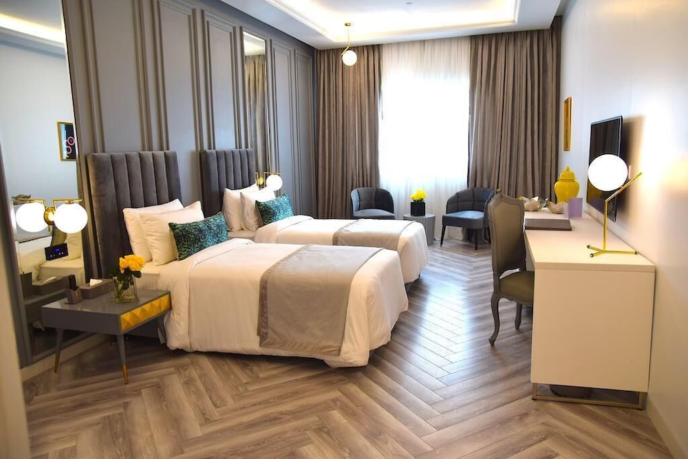 The Nishat Hotel Johar Town 13/50