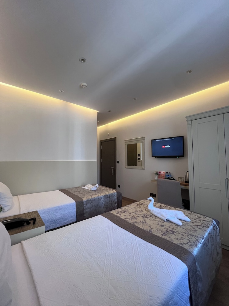 Gul Hotel 12/46