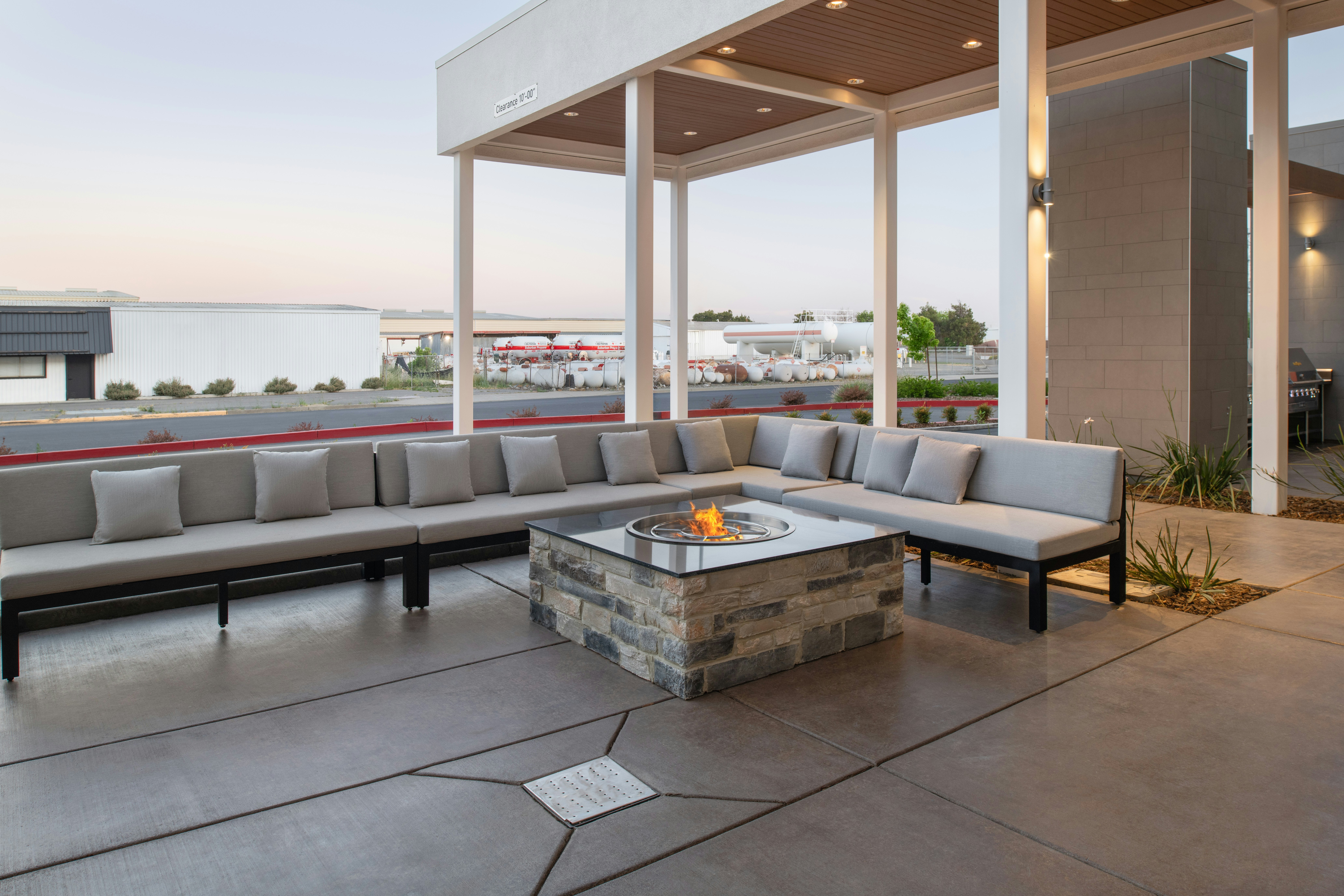 Home2 Suites by Hilton Woodland Sacramento 24/39