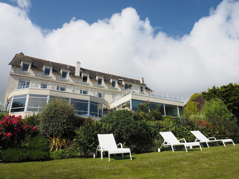 Logis Hotel De Carantec 2/33