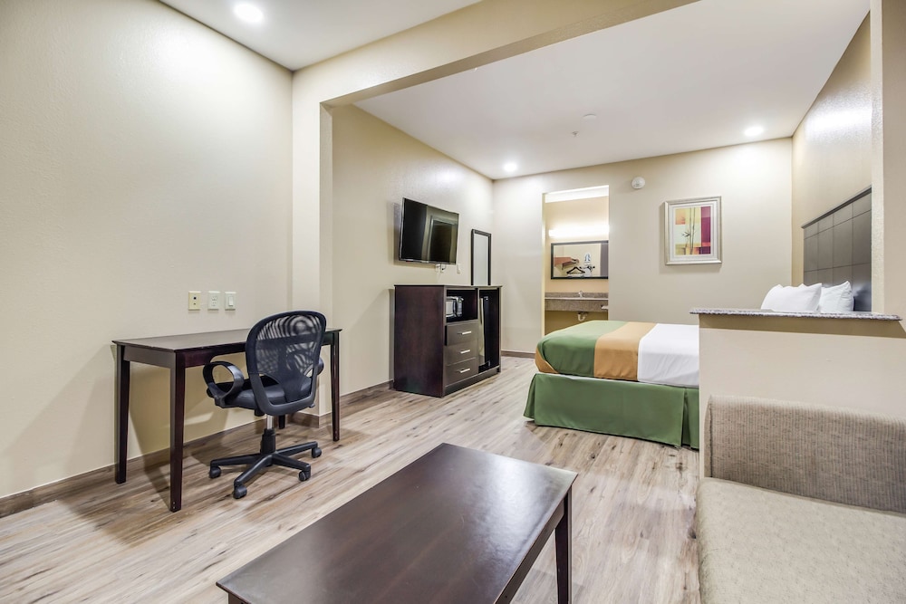 Americas Best Value Inn And Suites Tomball 25/30