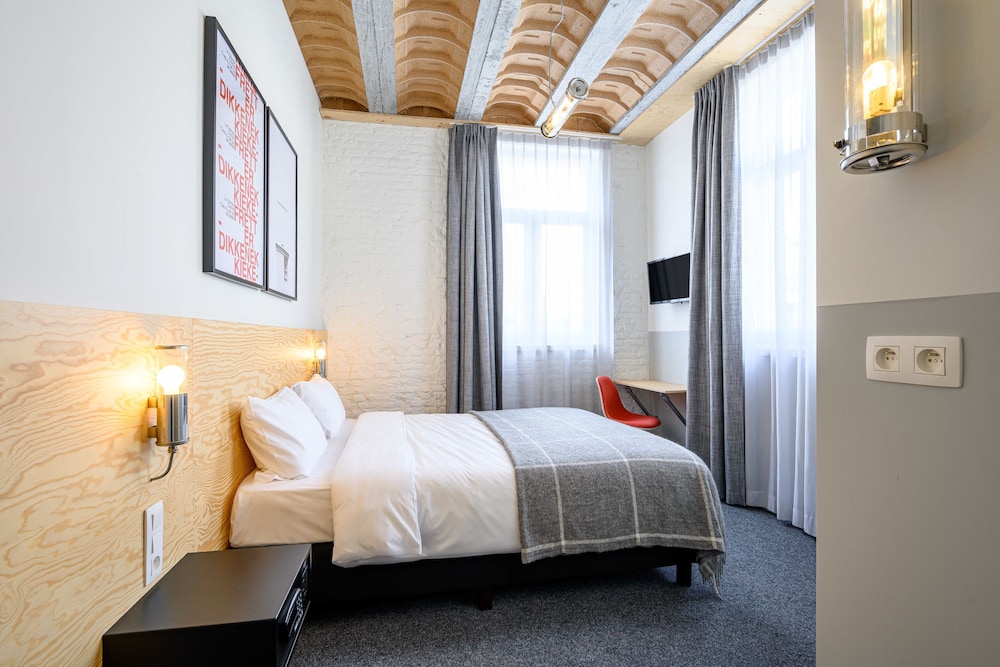 Hotel A La Grande Cloche 18/58