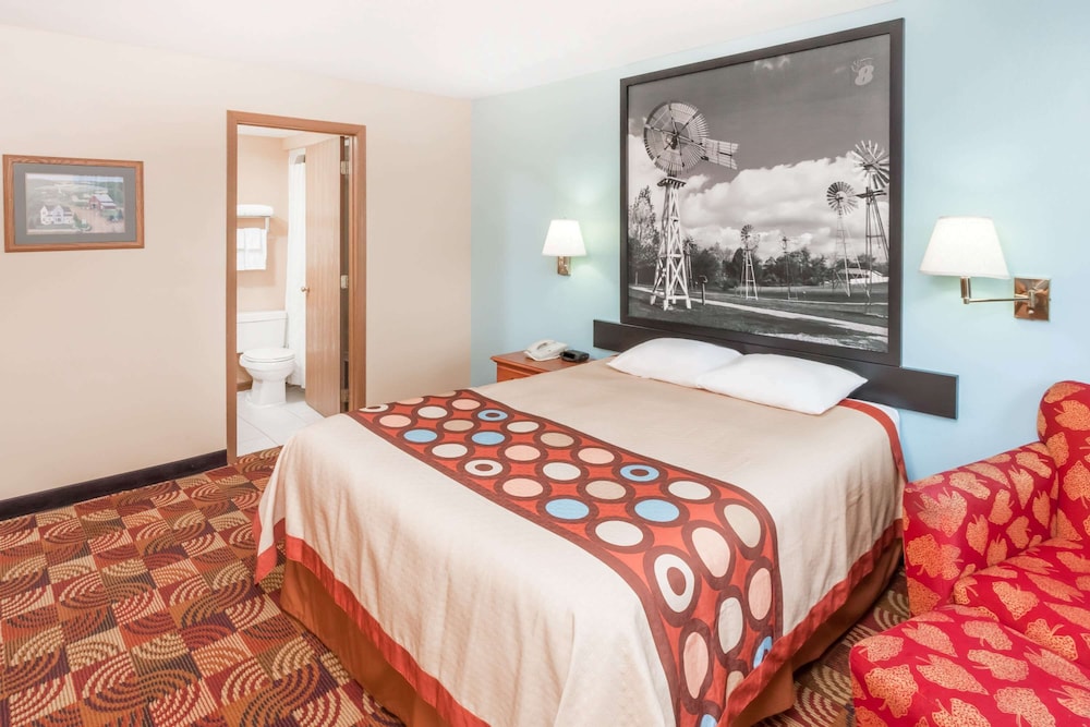 Super 8 By Wyndham Shipshewana 9/18