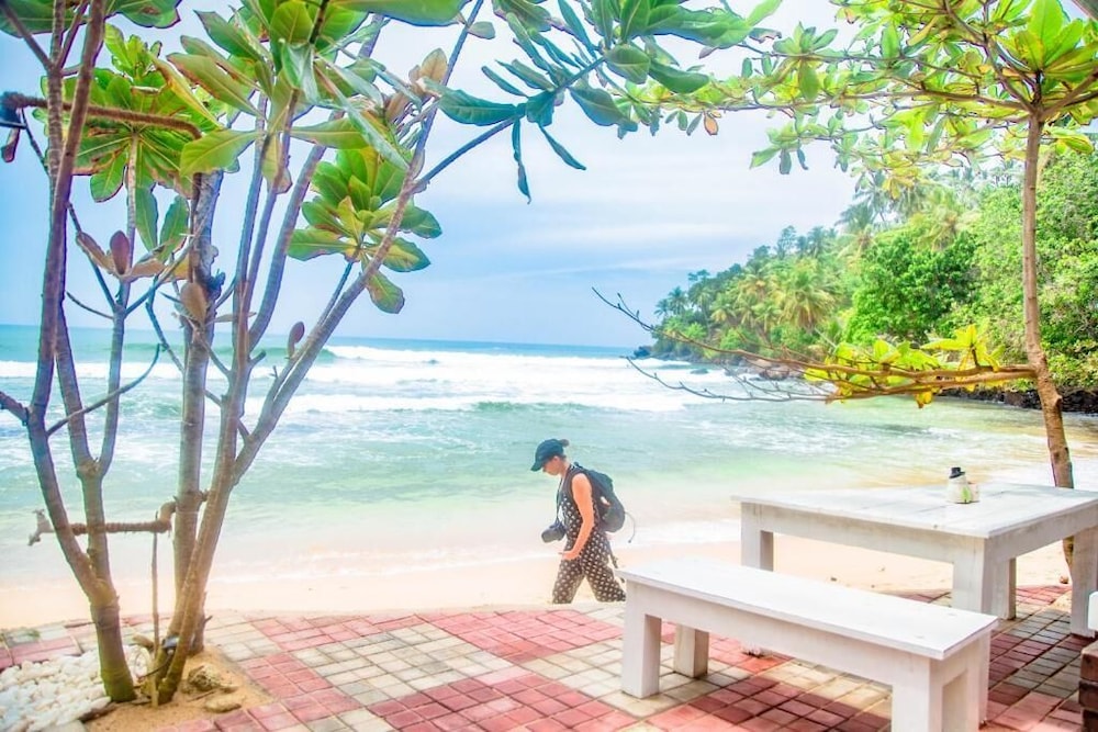 Coral Beach Hotel 17/23