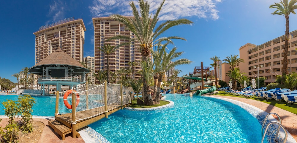 Magic Tropical Splash Water Park Spa and Caribbean Resort 27/34