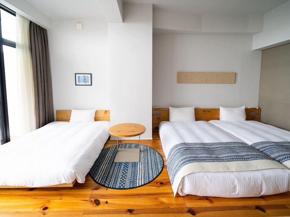 Hotel Locus 21/84