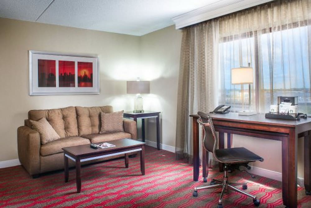 Airway Inn at LaGuardia 36/44