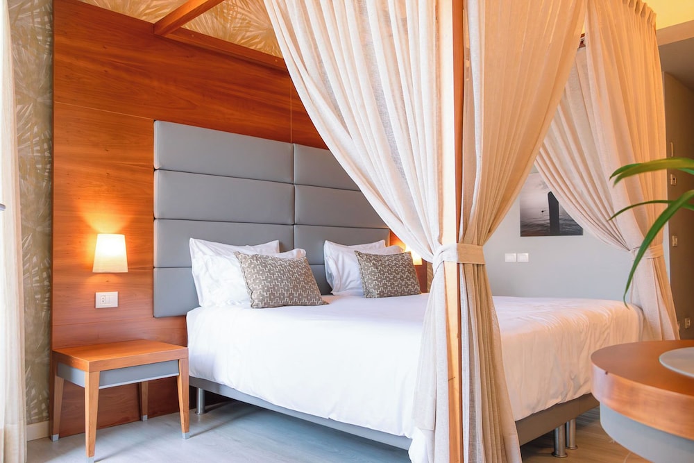 غرفة بسرير مزدوج بإطلالة على البحيرة، Hotel Corte Valier 5/10