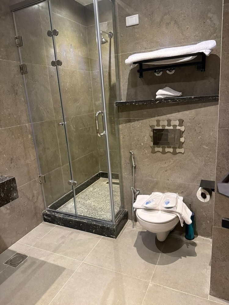 The Grand Delta Hotel 50/50