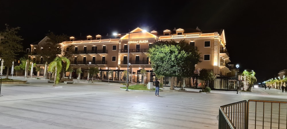 Ionian Plaza Hotel 1/50