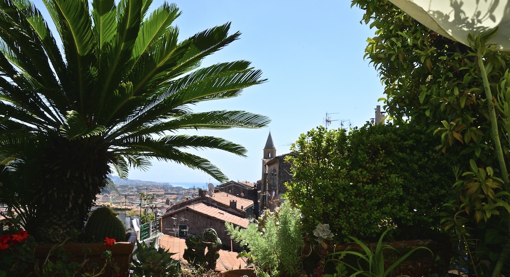 La Terrazza Dei Pelargoni B&B 40/44