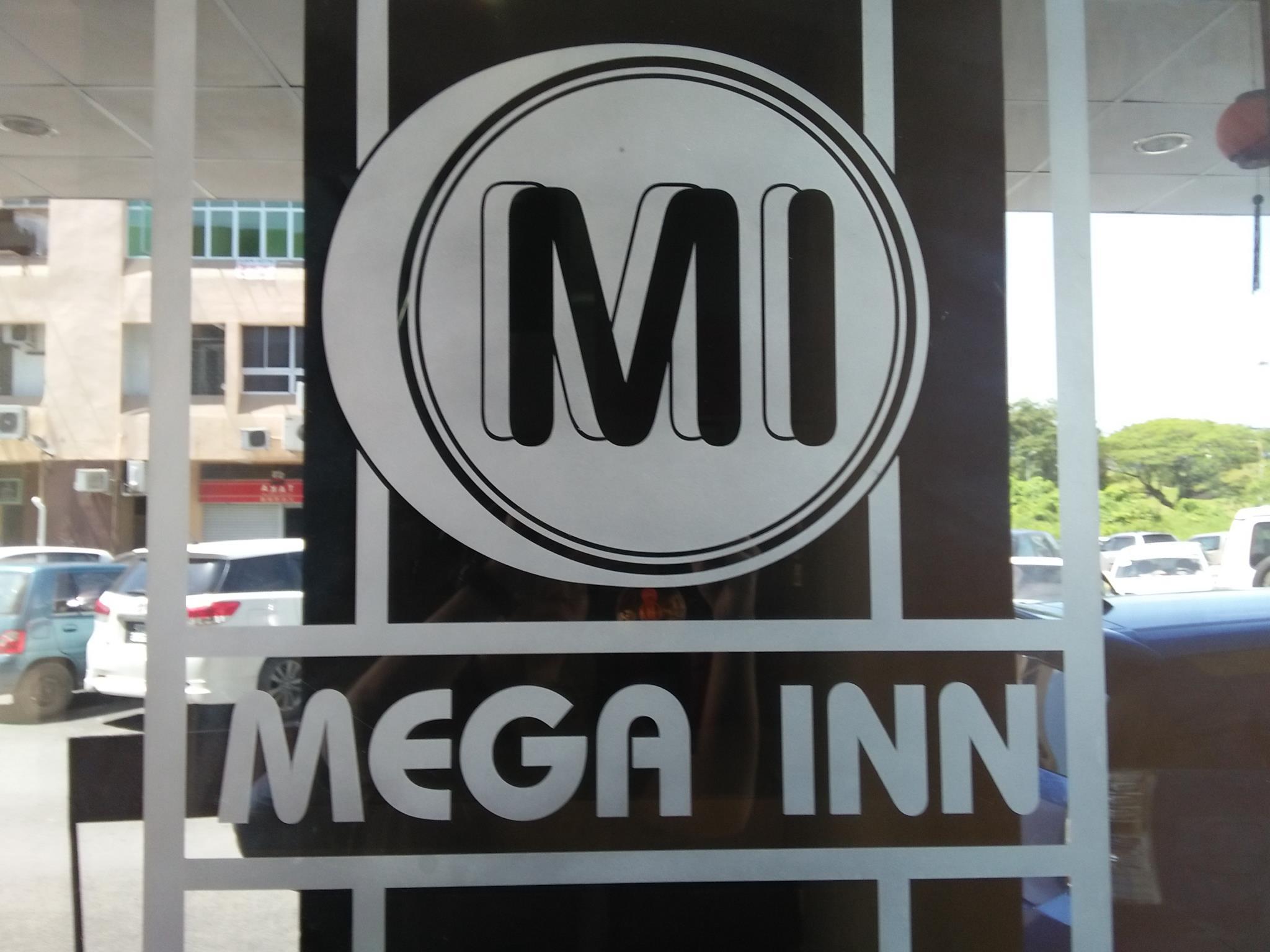 Mega Inn 9/38