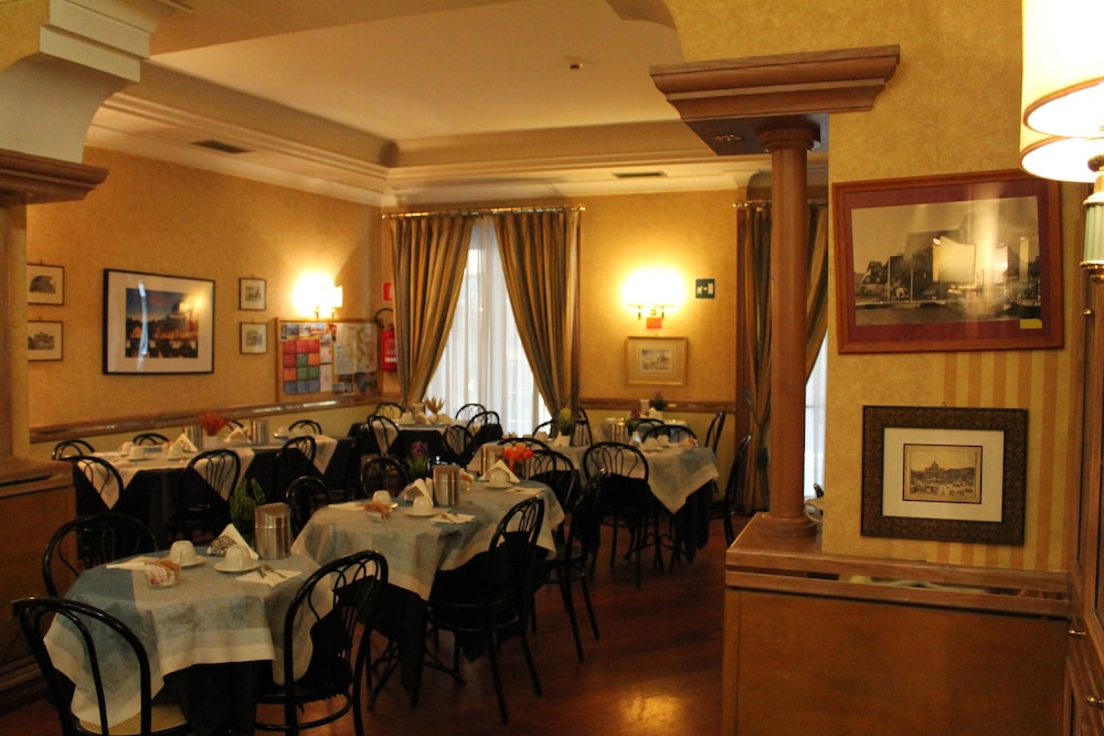 Hotel Pomezia 18/28