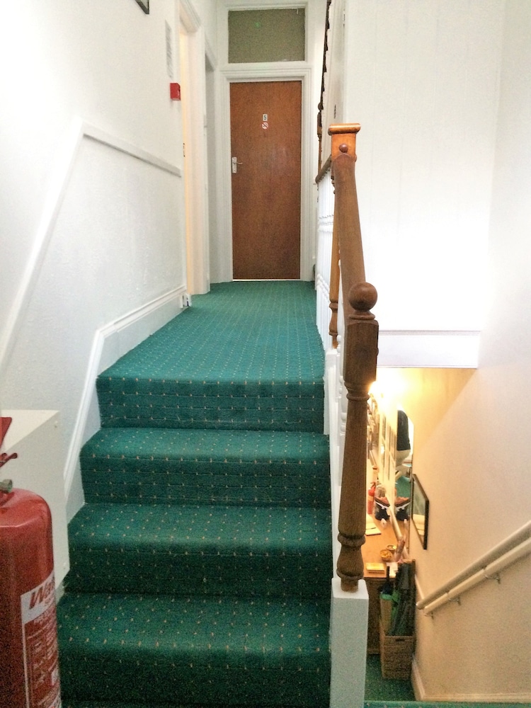 Carrington Guest House 37/50