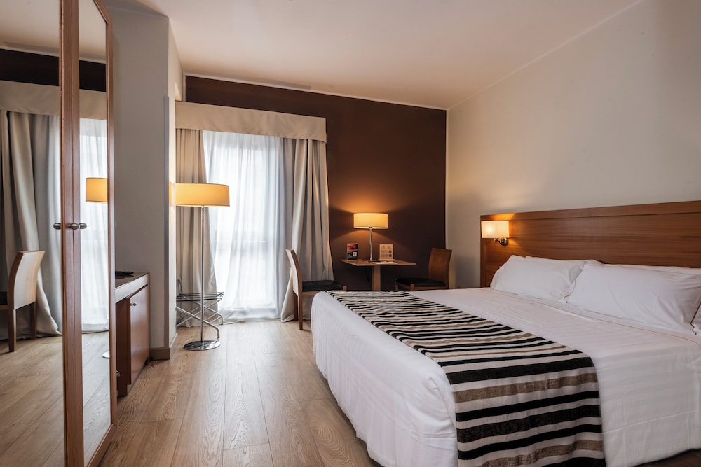 CONNECTING, FAMILY, 1 DOUBLE AND 1 SINGLE BED