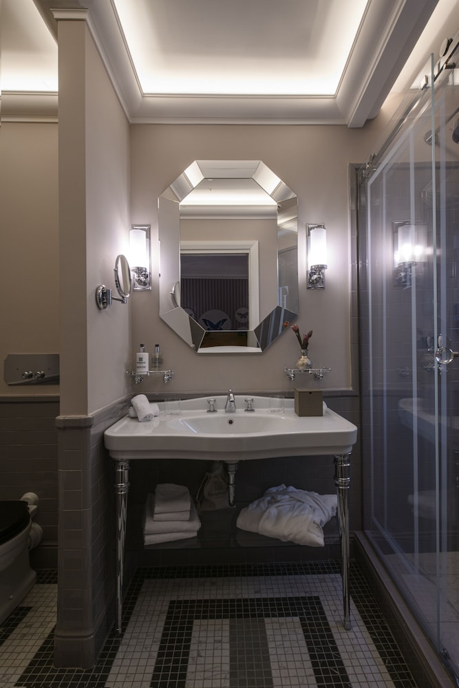 IL Tornabuoni The Unbound Collection by Hyatt 50/50