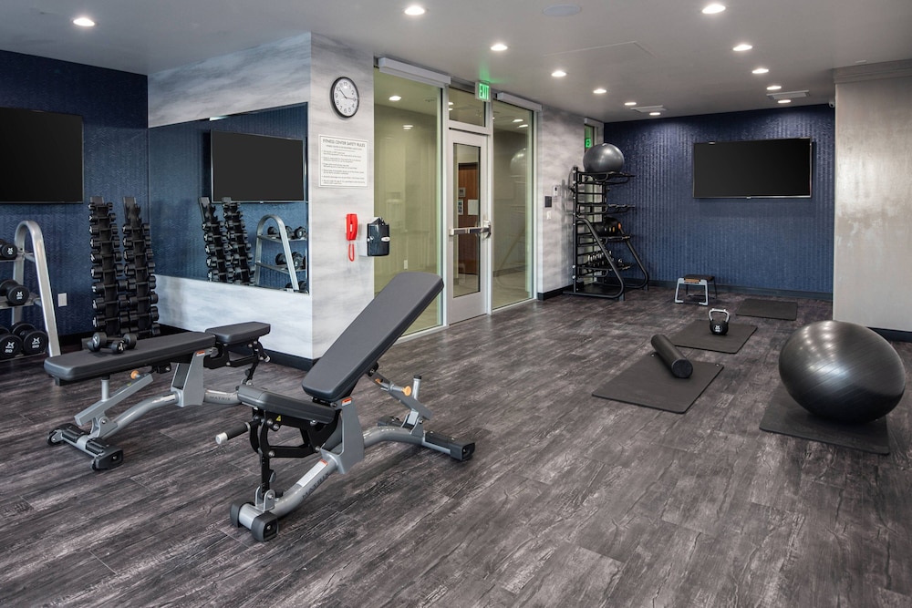 Fairfield Inn & Suites by Marriott Anaheim Los Alamitos 22/46