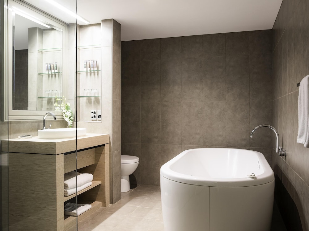 Spa, Deluxe, King Bed, Sofa