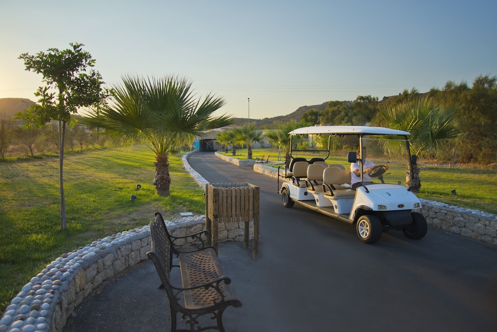 La Marquise Luxury Resort Complex 64/71
