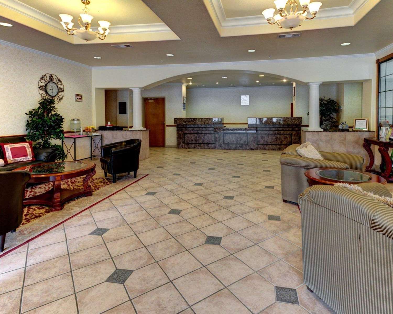 Quality Inn & Suites Glen Rose 7/23